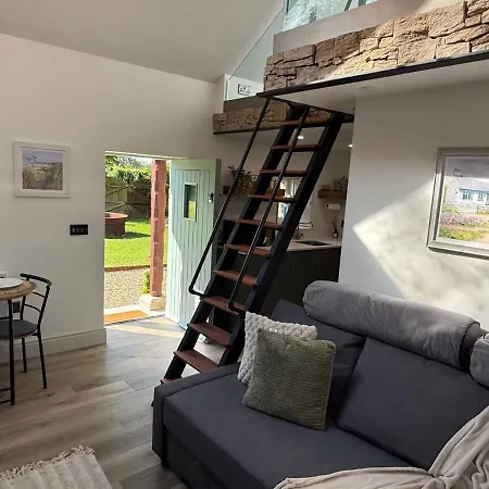 Feriehus Holly Cozy Loft Carrickslaney